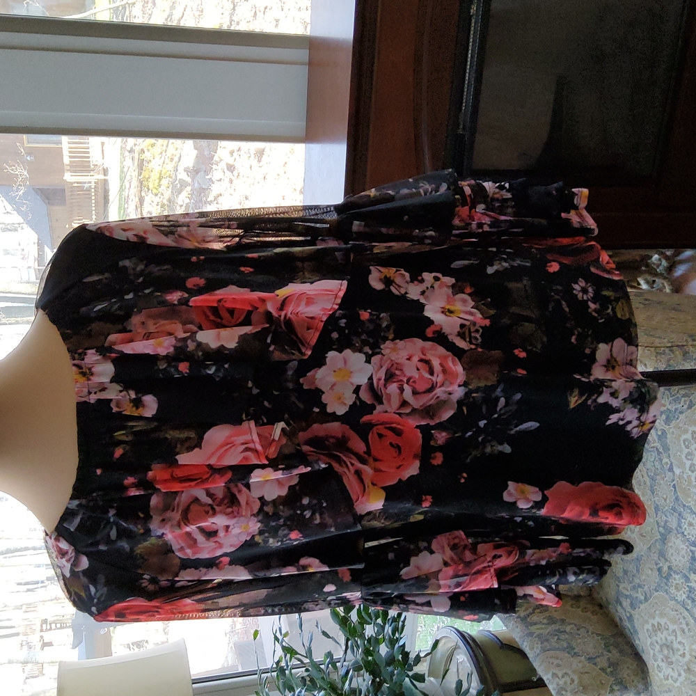 Thalia Sodi Ruffled blouse NWOT